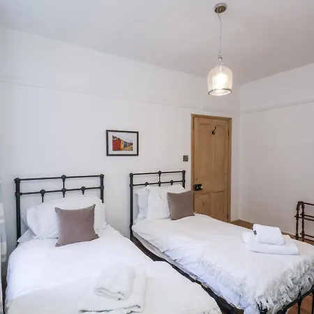 Semesterbostad Charlotte House *