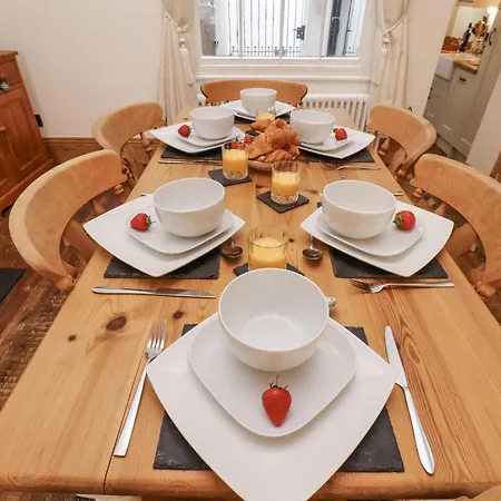 Semesterbostad Charlotte House *