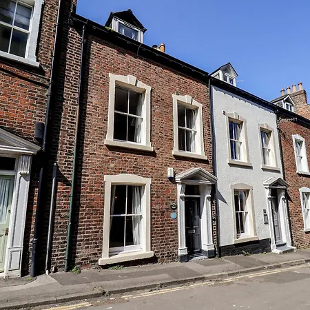 Nyaraló Charlotte House